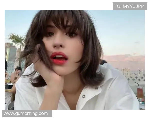 足球巨星卷入出轨风波引发公众热议形象受损职业前景堪忧