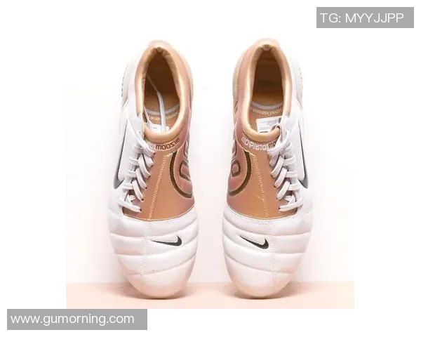 十大球星专属定制足球鞋盘点 打造属于自己的赛场传奇 十大球星专属定制足球鞋盘点 打造属于自己的赛场传奇