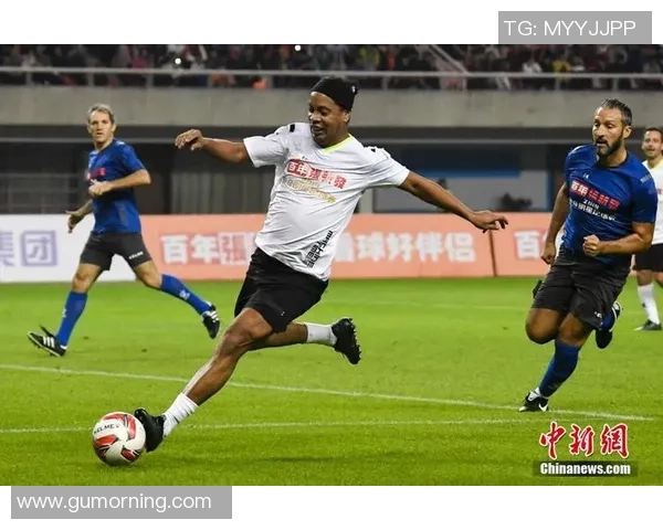 《球场传奇与明星梦想 足球巨星亲自出演的热血电影》